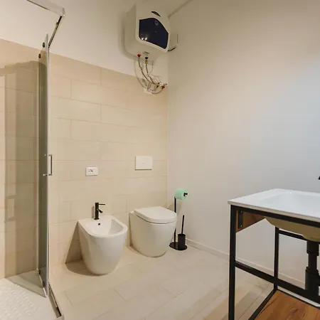 게스트하우스 Raffinata Stanza 5 Con Bagno Privato Zona Stazione *